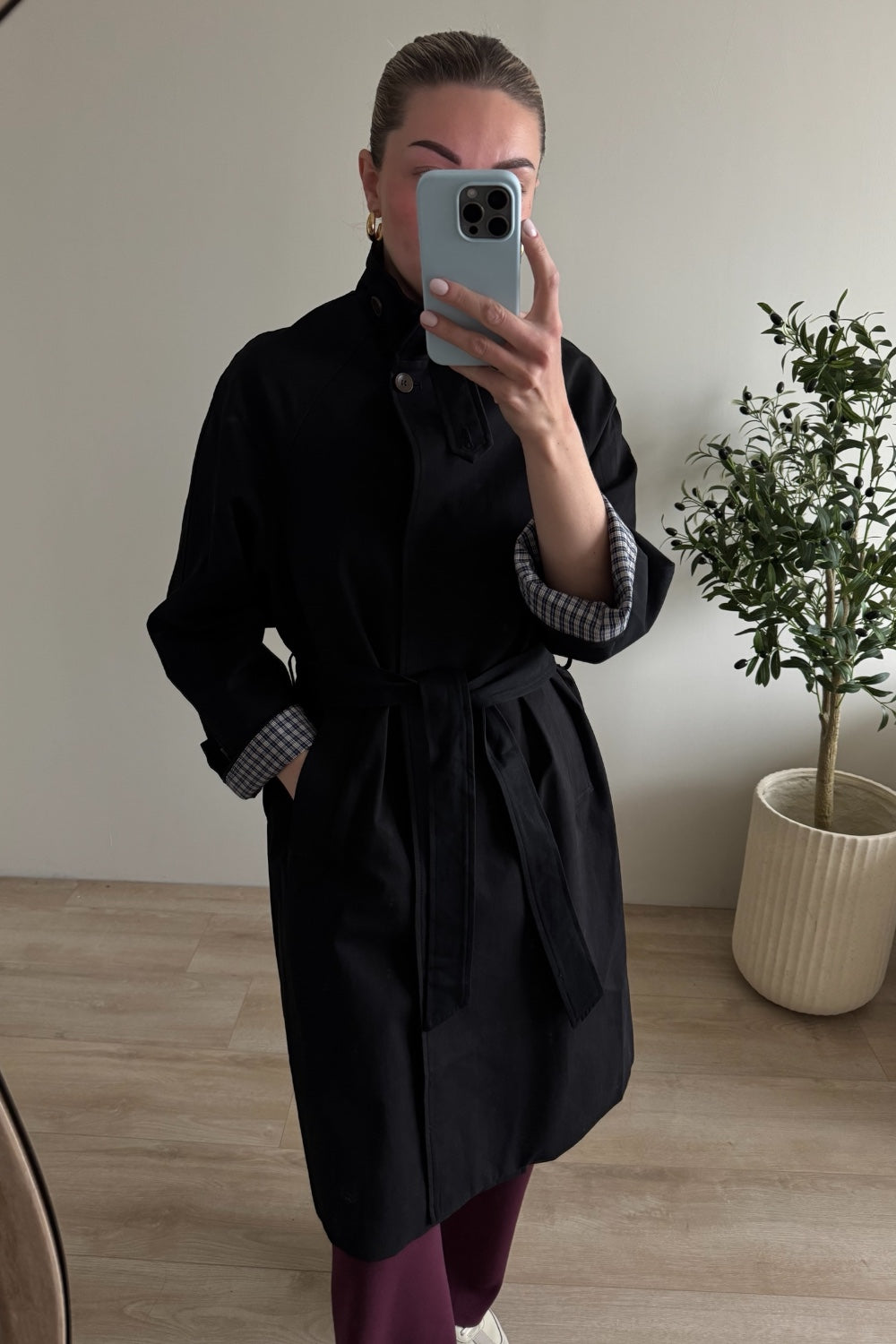 BLACK TRENCHCOAT AMAYA